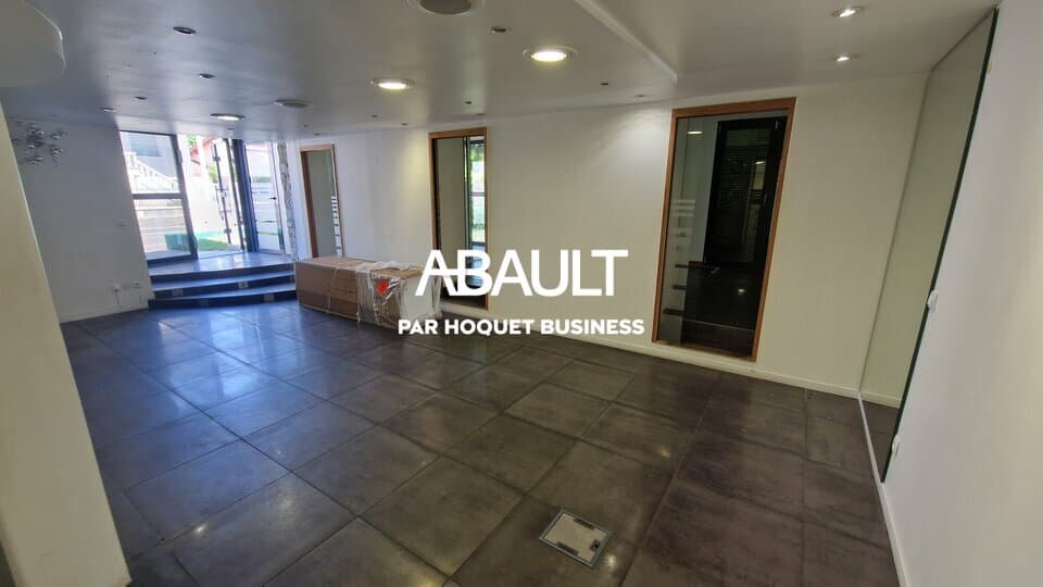 Local commercial · 150 m² · Location — photo 2