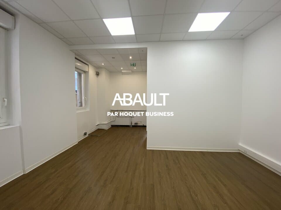 Local commercial · 61 m² · Location — photo 3