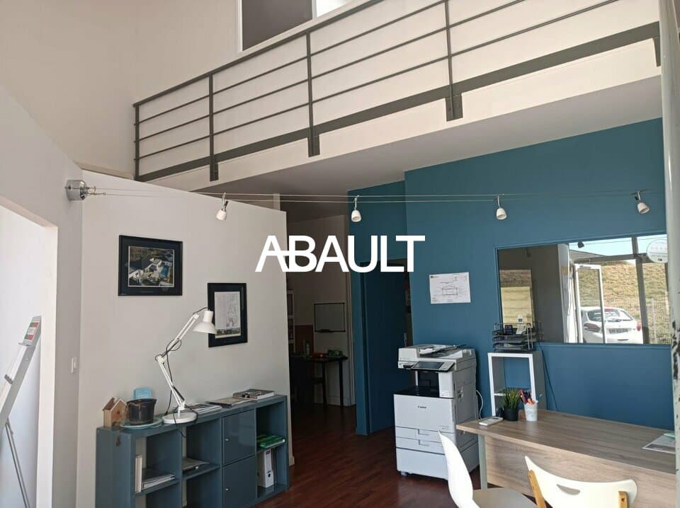 Local commercial · 93 m² · Location — photo 2
