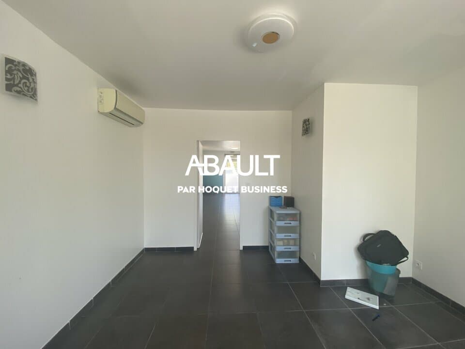 Local commercial · 85 m² · Location — photo 3