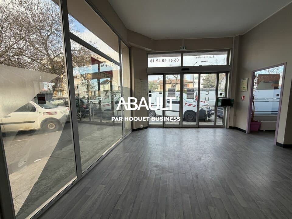 Local commercial · 360 m² · Location — photo 2