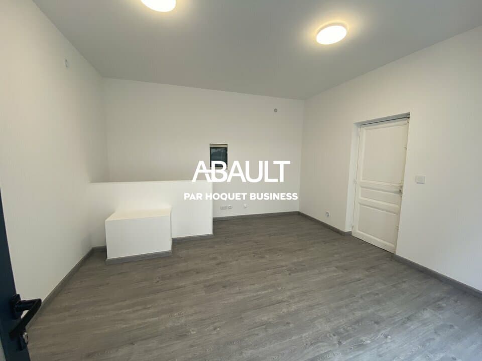Local commercial · 30 m² · Location — photo 2