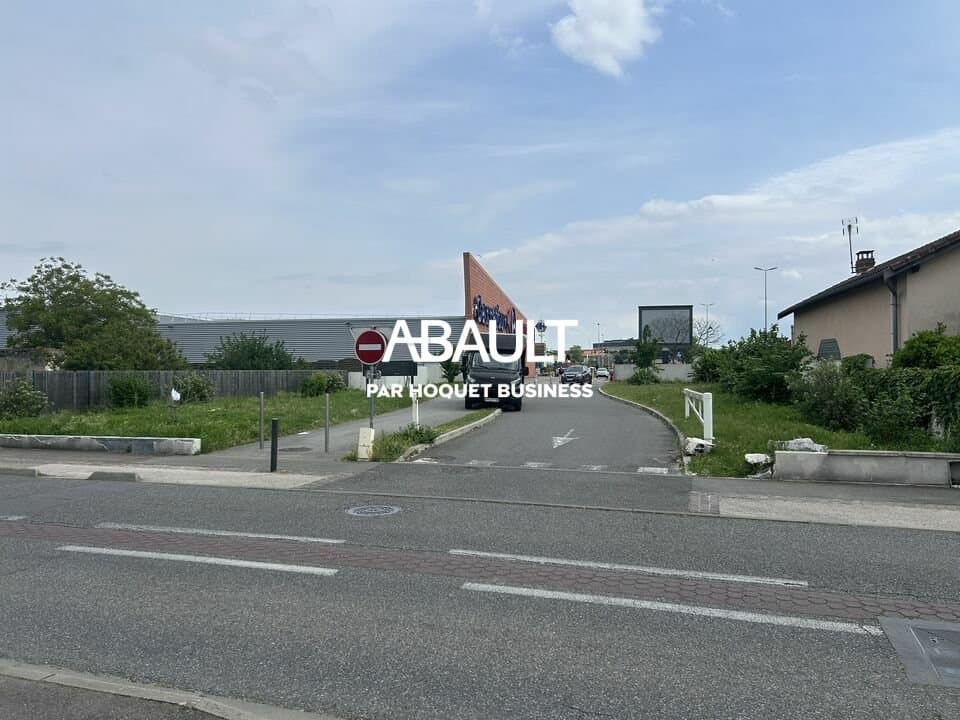 Local commercial · 400 m² · Location — photo 3