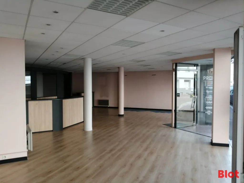 Local commercial · 147 m² · Location — photo 2