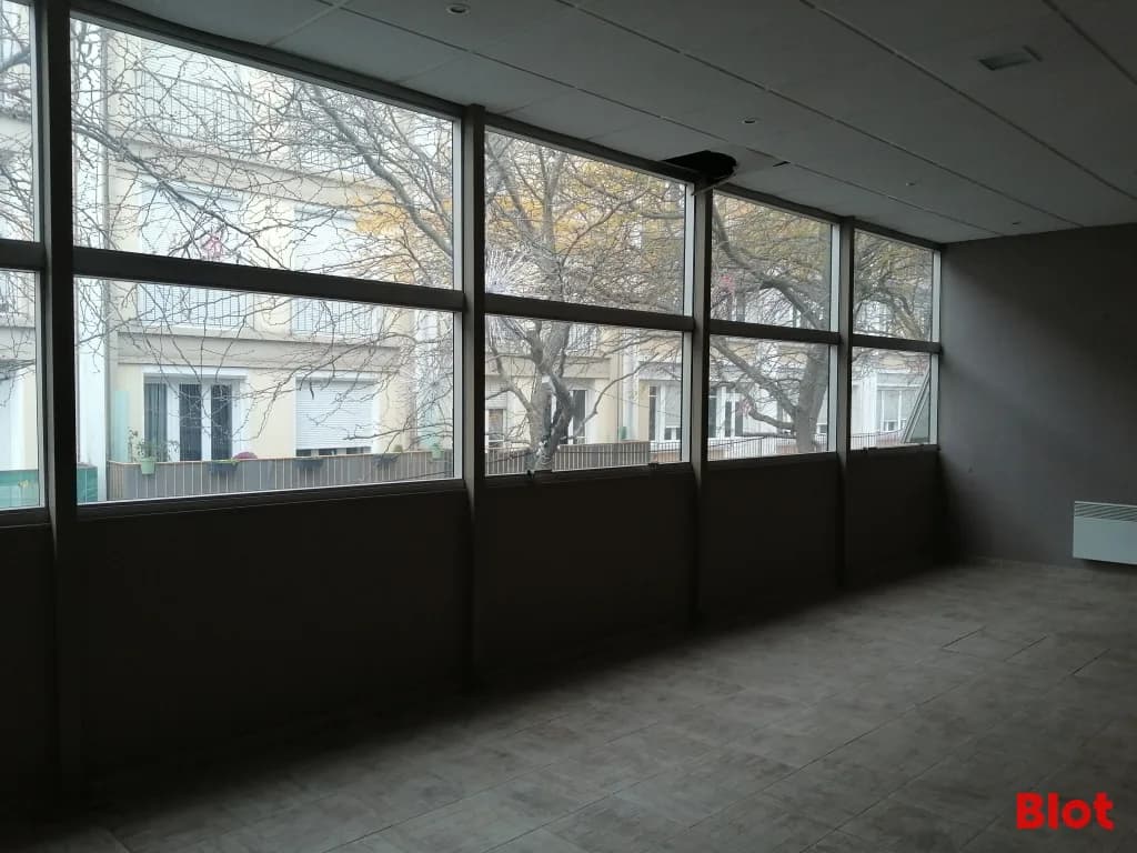 Local commercial · 139 m² · Achat des murs — photo 3