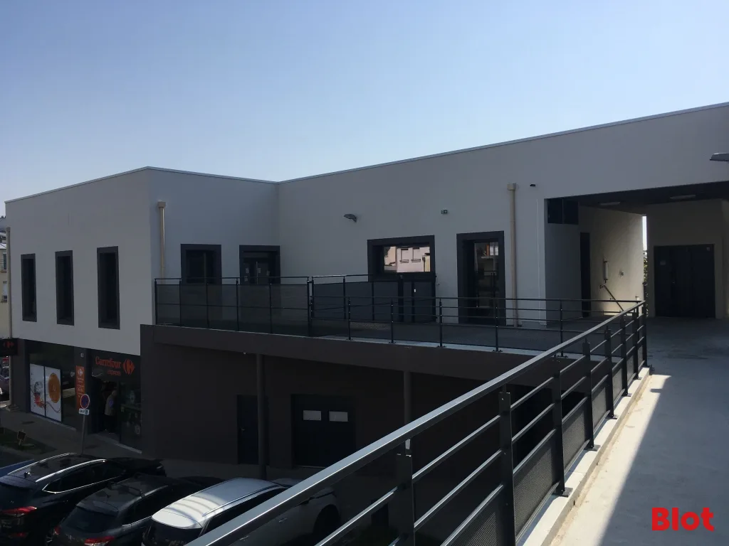 Local commercial · 327 m² · Achat des murs — photo 3