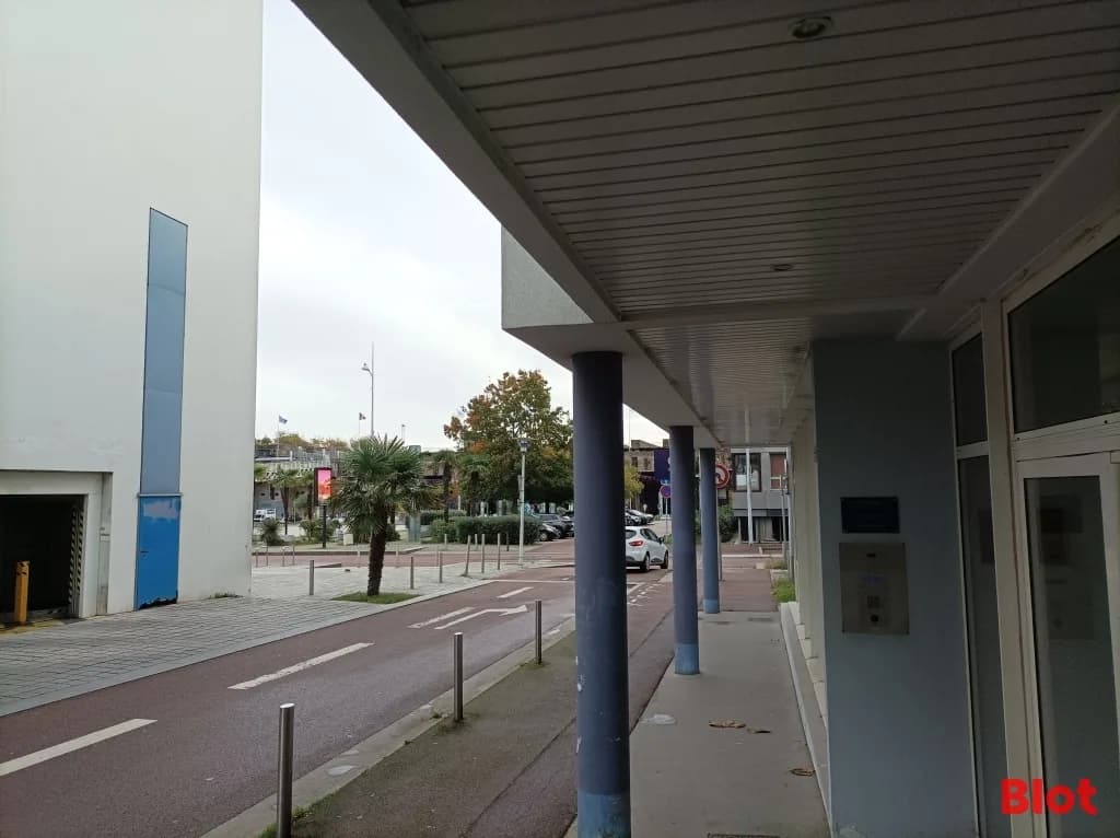 Local commercial · 42 m² · Fonds de commerce — photo 1
