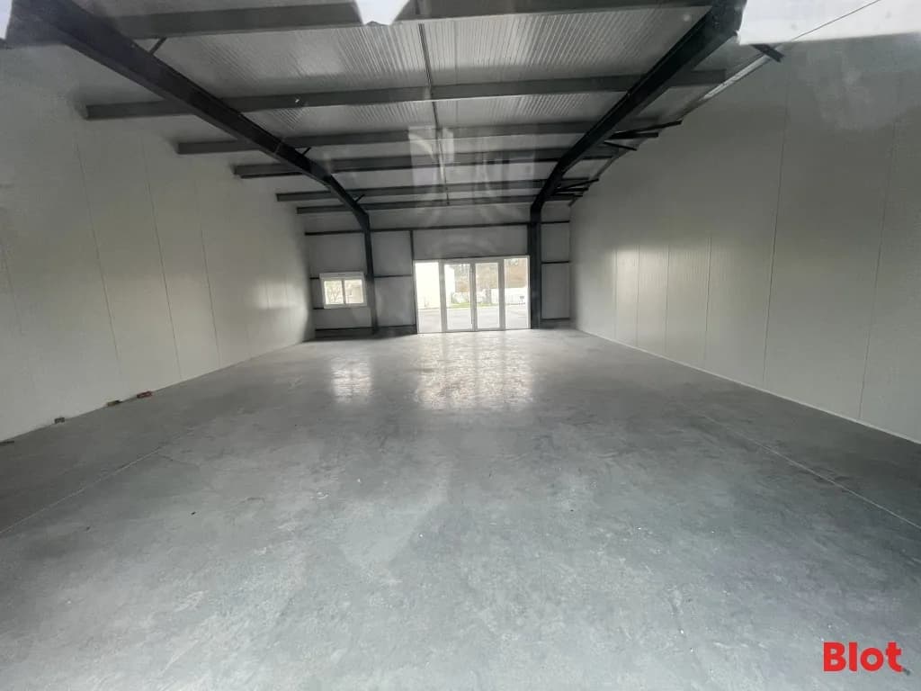 Local commercial · 126 m² · Location — photo 3