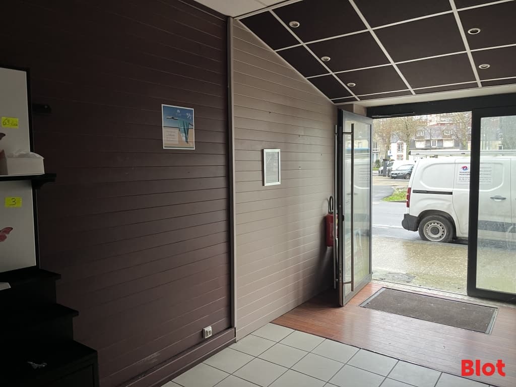 Local commercial · 145 m² · Achat des murs — photo 3