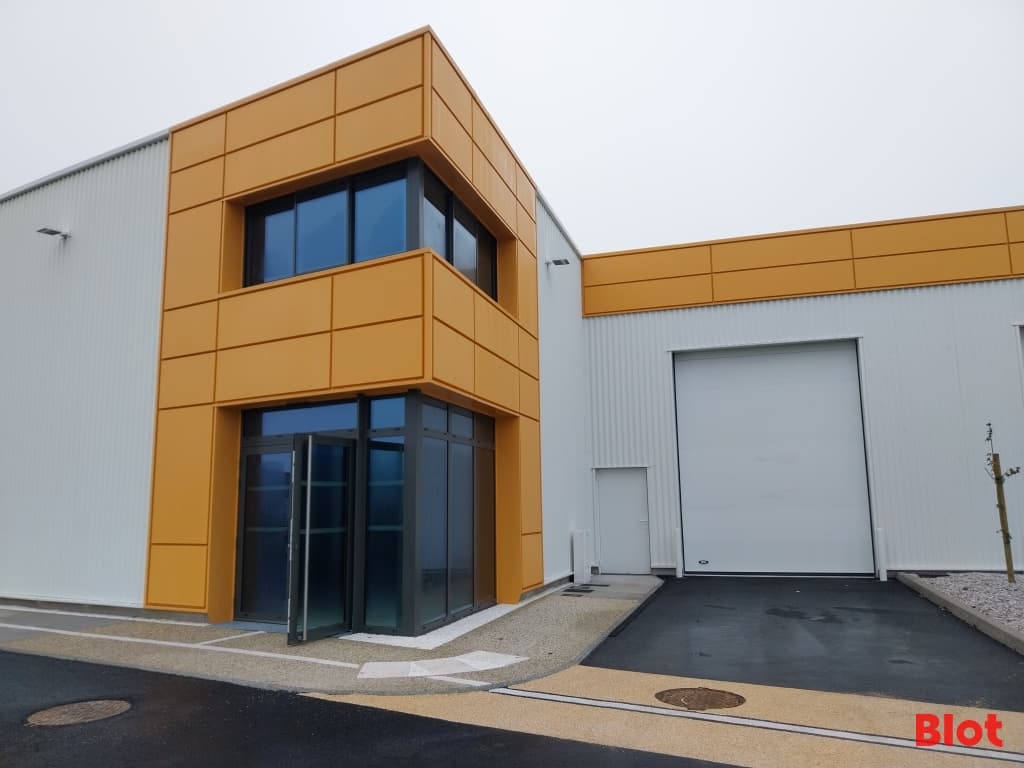 Local commercial · 454 m² · Location — photo 1