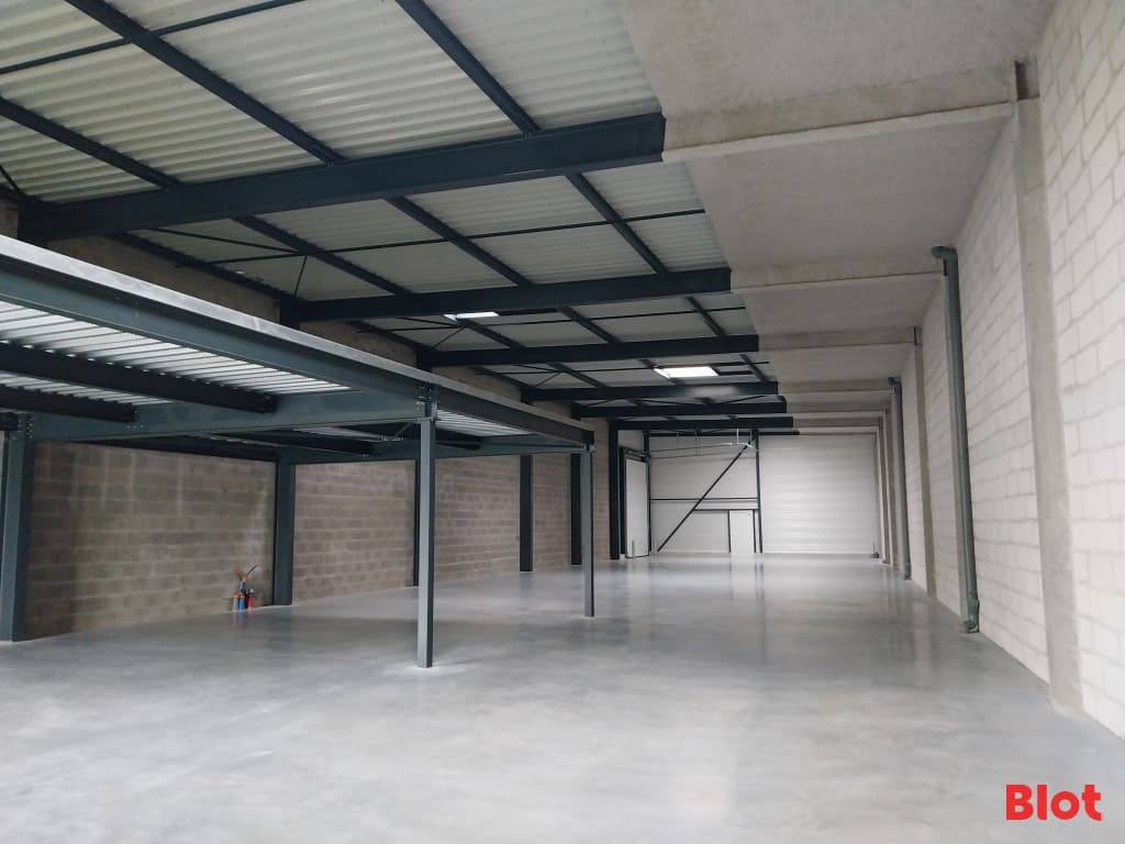 Local commercial · 600 m² · Location — photo 3