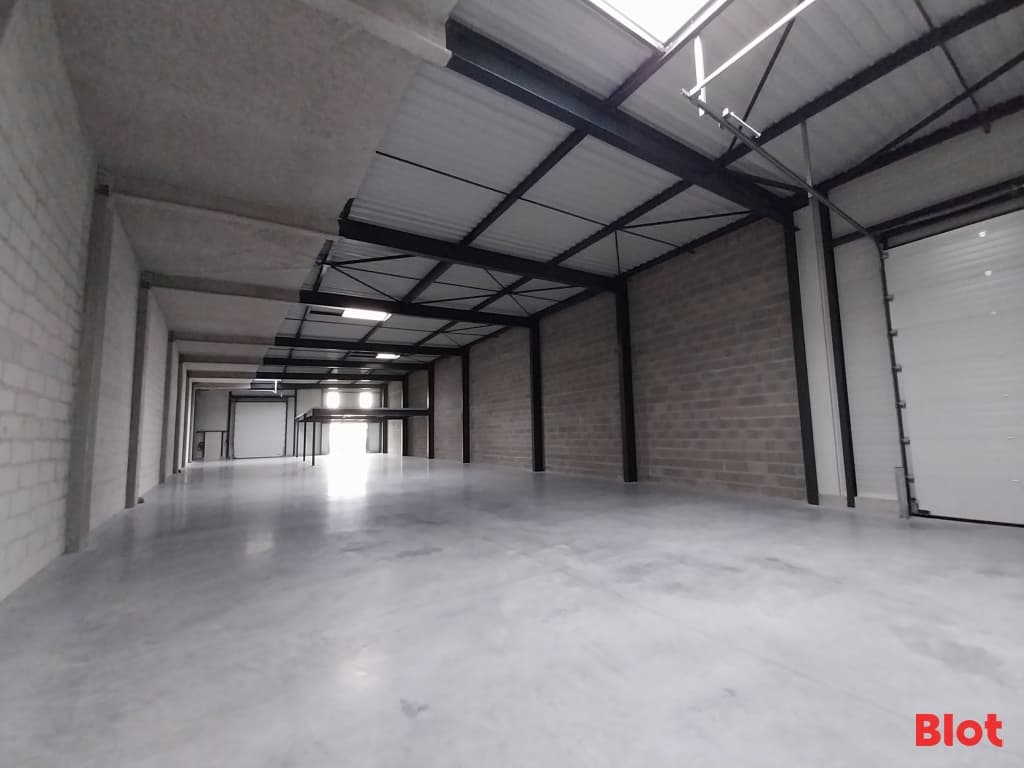 Local commercial · 600 m² · Location — photo 2