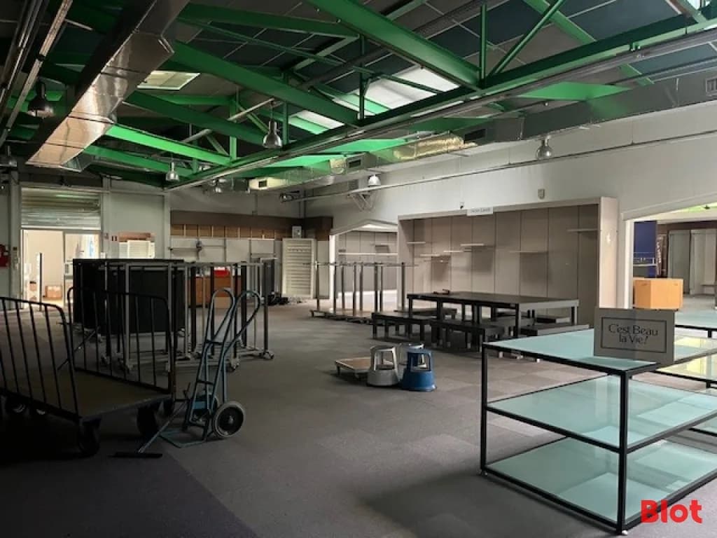 Local commercial · 1200 m² · Location — photo 2
