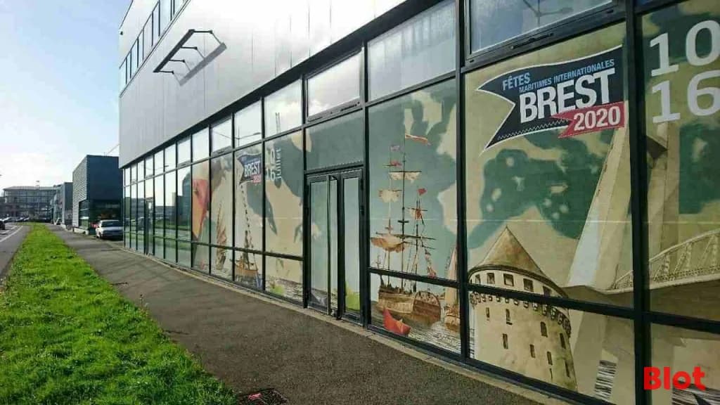 Local commercial · 300 m² · Location — photo 1