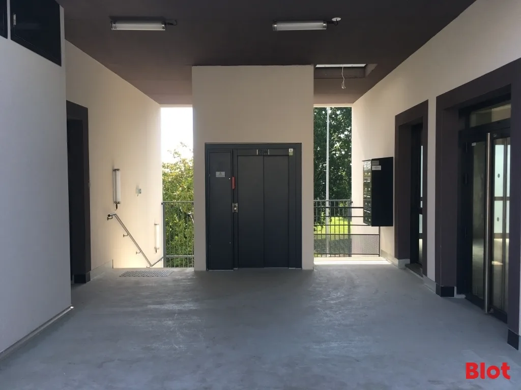 Local commercial · 157 m² · Achat des murs — photo 3