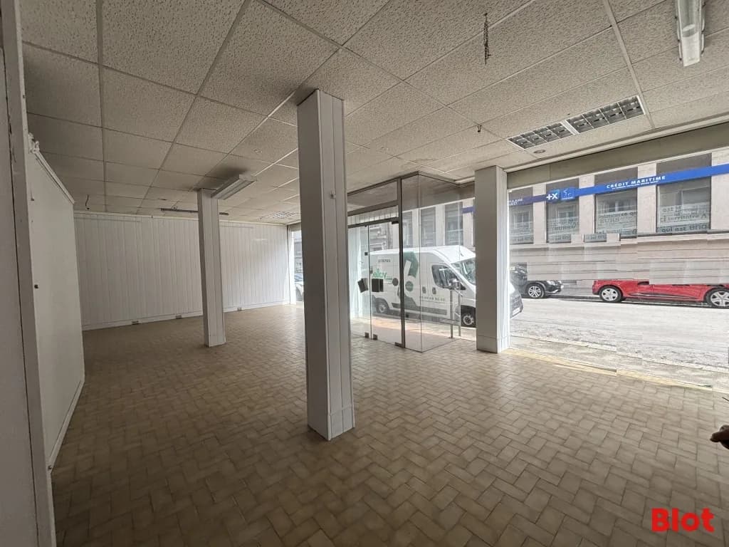 Local commercial 97 m² — Lorient — photo 1
