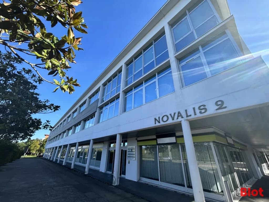 Local commercial · 70 m² · Location — photo 1