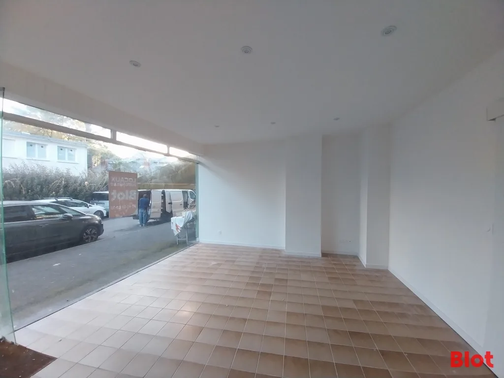 Local commercial · 45 m² · Location — photo 2