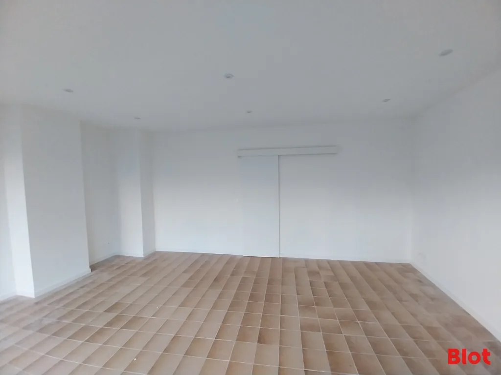 Local commercial · 45 m² · Location — photo 3