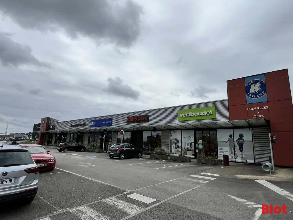 Local commercial · 294 m² · Location — photo 3