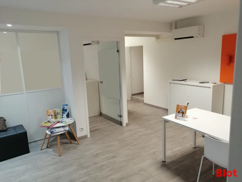 Local commercial · 80 m² · Location — photo 1