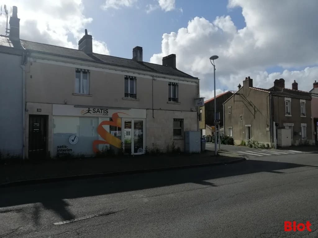 Local commercial · 80 m² · Location — photo 2