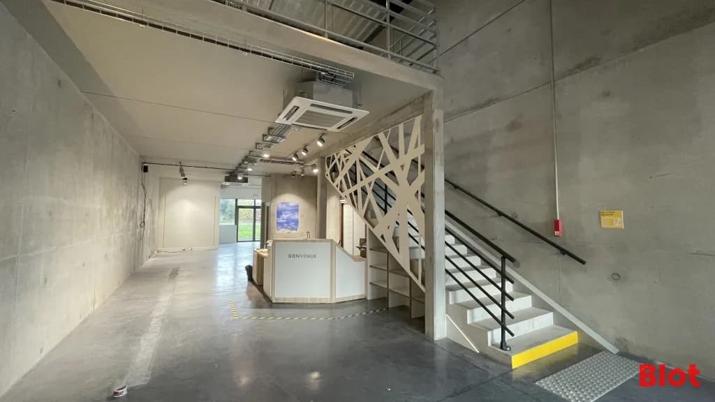 Local commercial · 180 m² · Location — photo 2