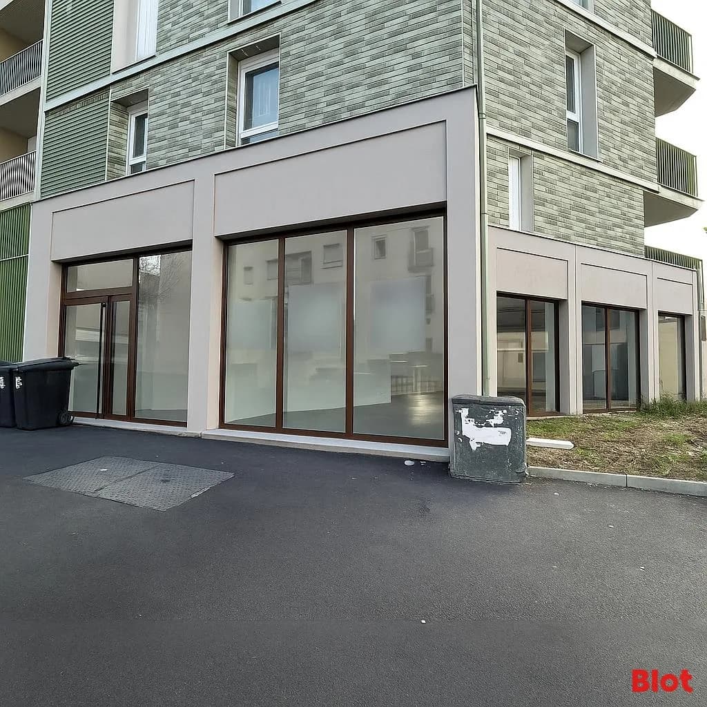 Local commercial · Location — photo 2