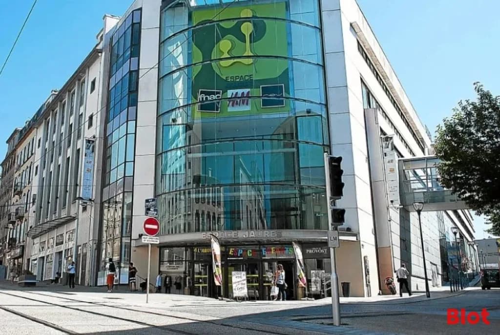 Local commercial · 313 m² · Location — photo 1