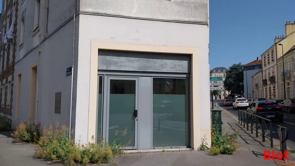 Local commercial · 110 m² · Location — photo 1