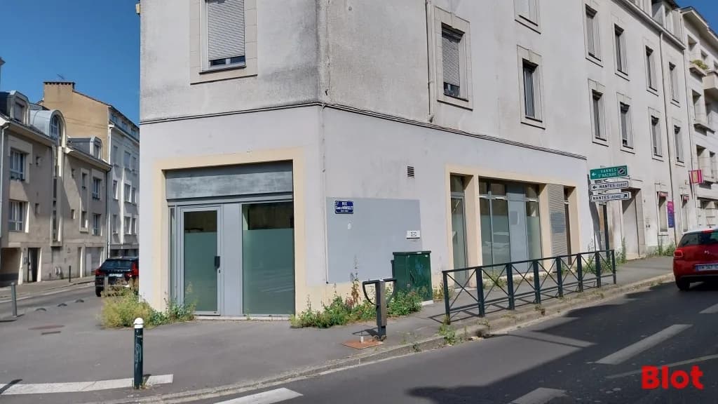 Local commercial · 110 m² · Location — photo 2