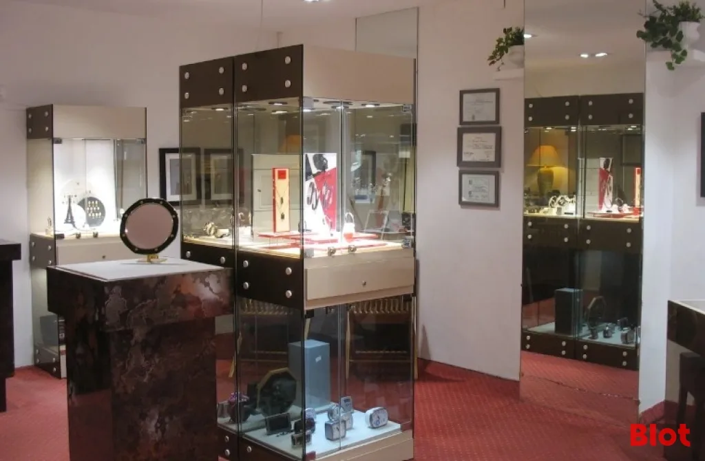 Local commercial · 60 m² · Location — photo 2