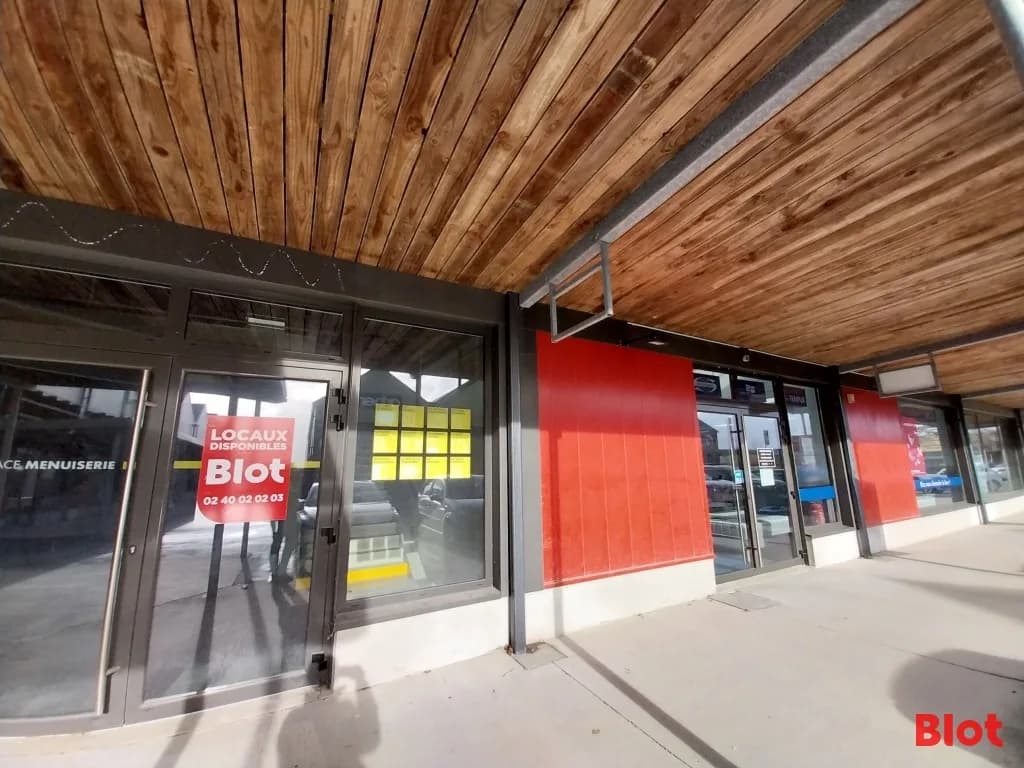 Local commercial · 340 m² · Location — photo 1