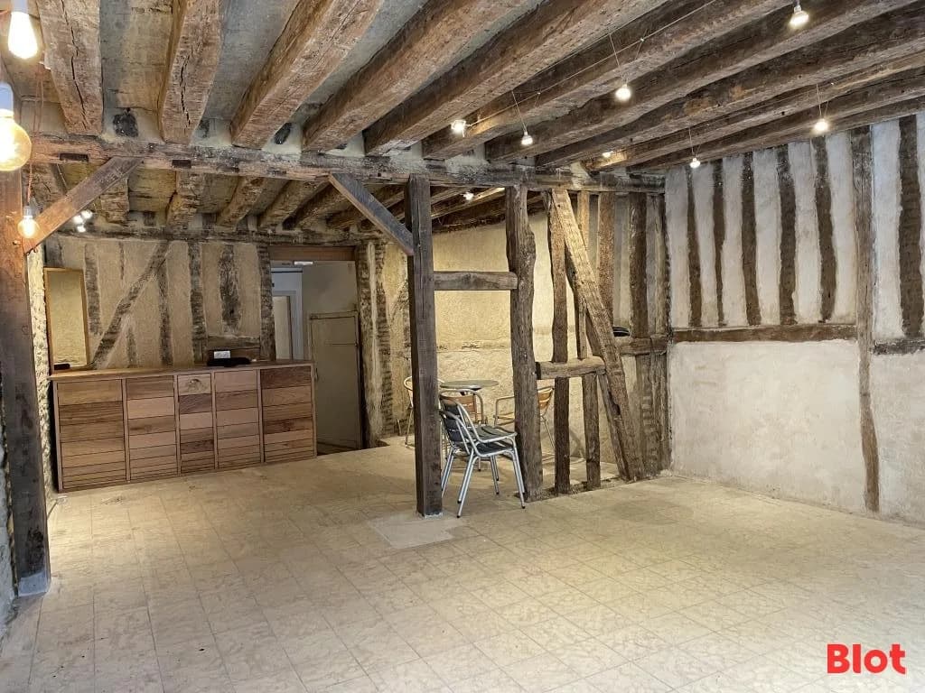 Local commercial · 49 m² · Location — photo 3