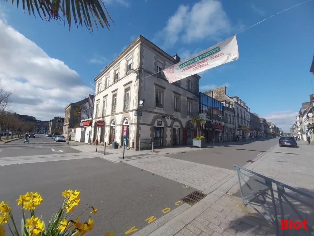 Local commercial · 66 m² · Location — photo 1