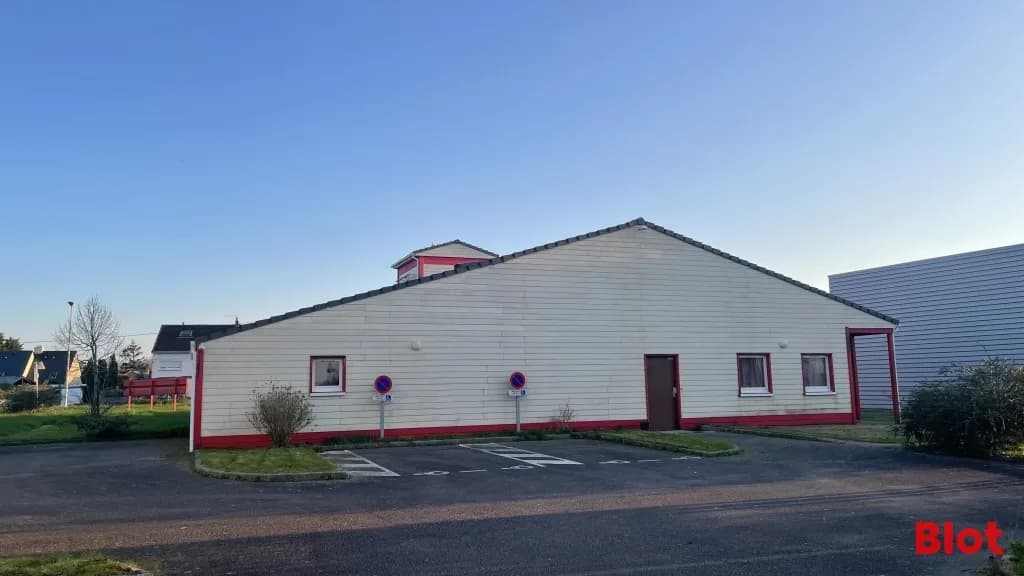 Local commercial · 1477 m² · Achat des murs — photo 1