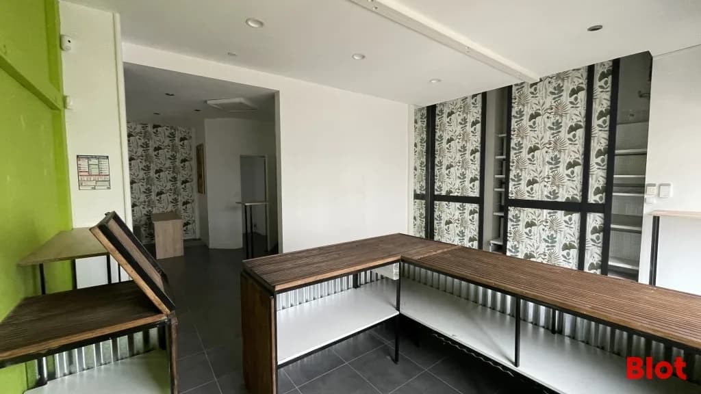Local commercial · 54 m² · Location — photo 3