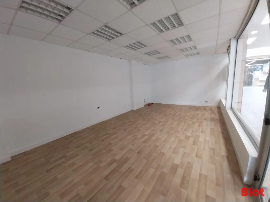 Local commercial · 30 m² · Location — photo 3