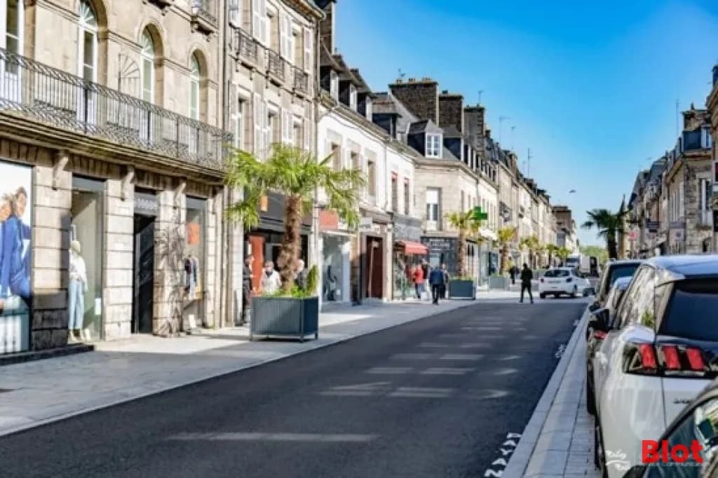 Local commercial · 180 m² · Location — photo 1