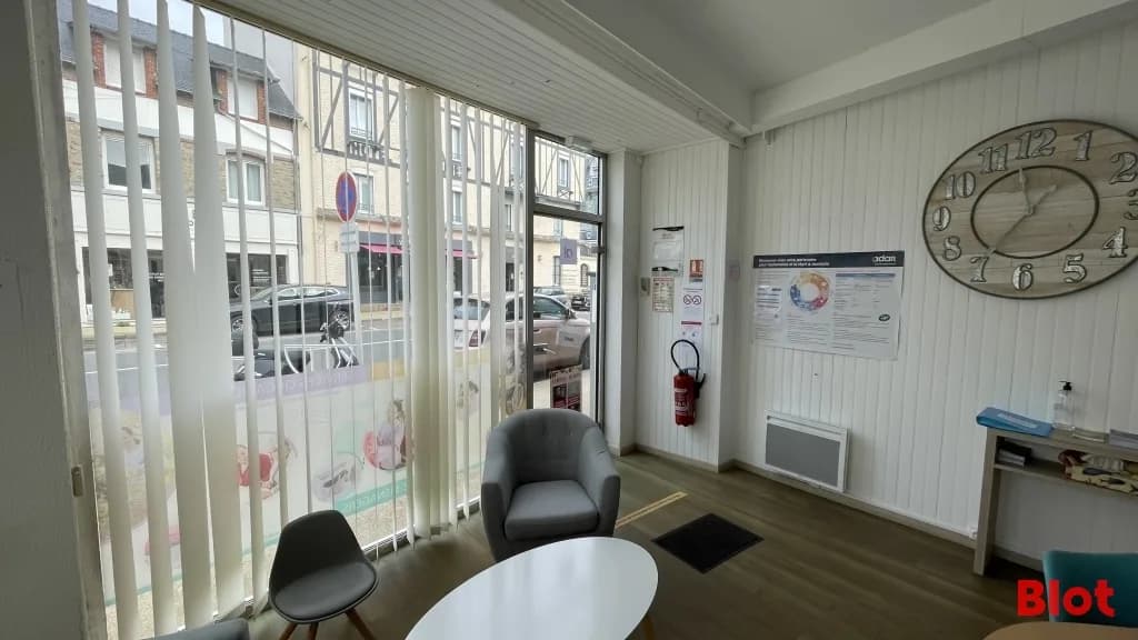 Local commercial · 59 m² · Location — photo 3