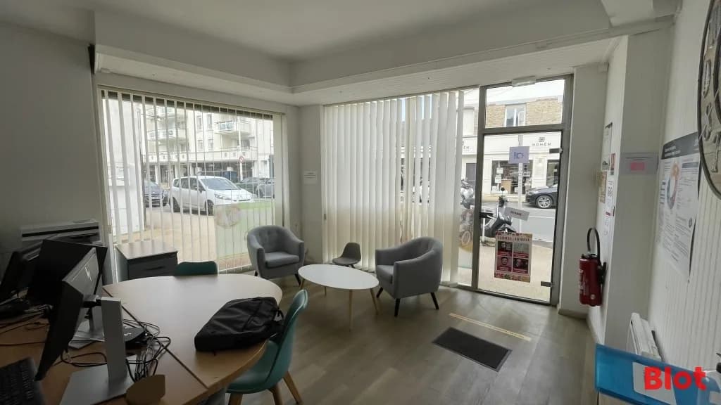 Local commercial · 59 m² · Location — photo 1