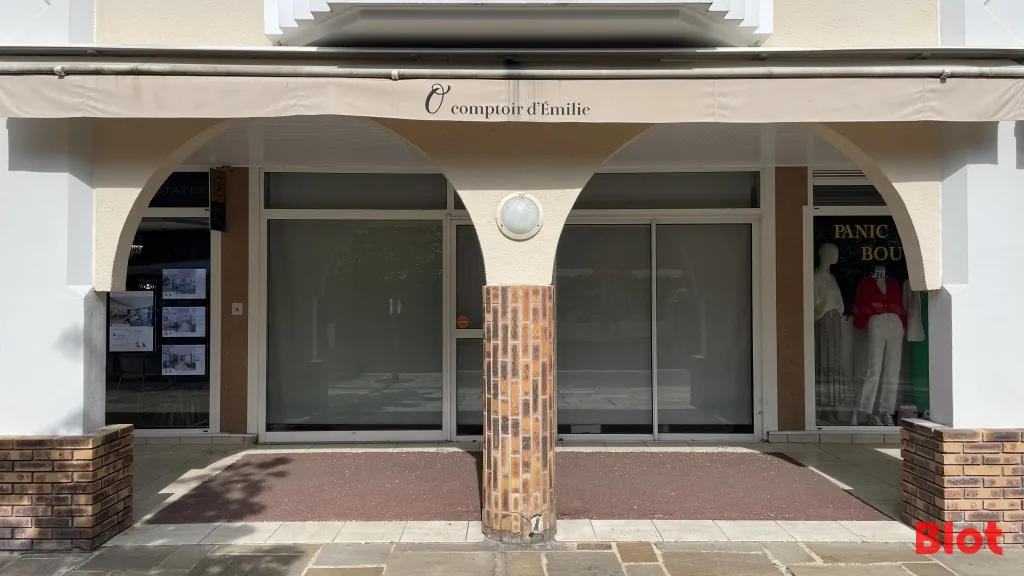 Local commercial · 42 m² · Location — photo 1