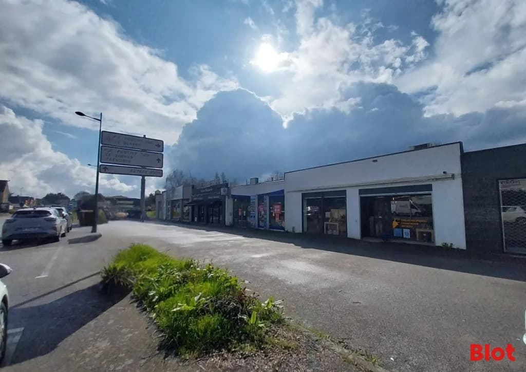 Local commercial · 200 m² · Location — photo 1