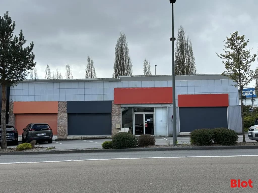 Local commercial 306 m² — Lorient — photo 1