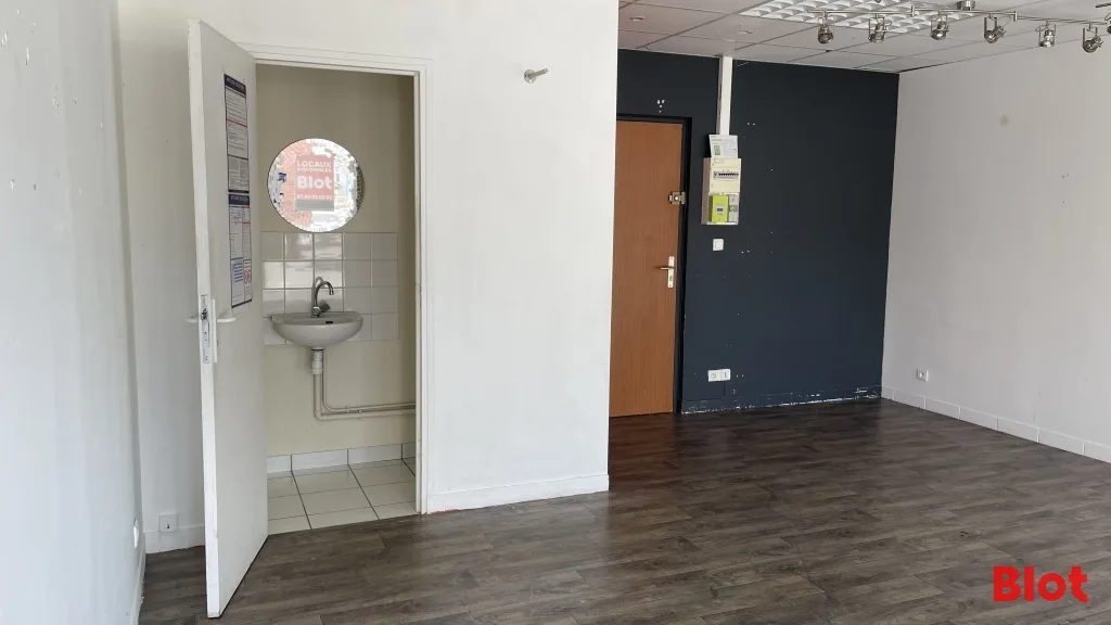 Local commercial · 36 m² · Achat des murs — photo 3