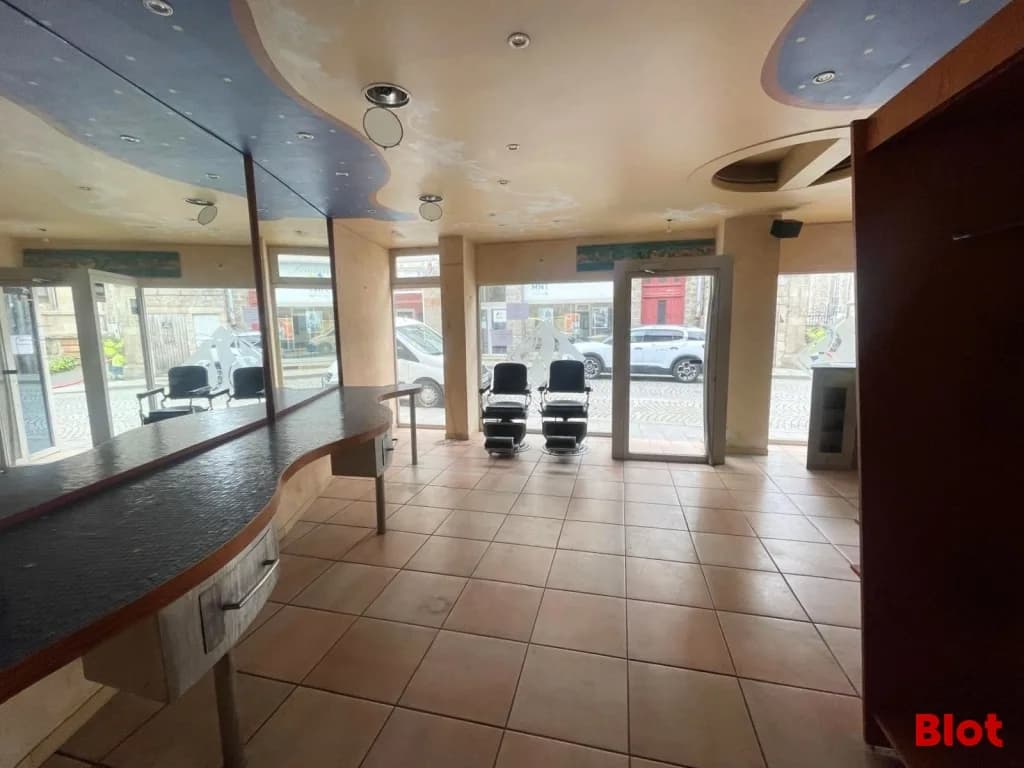 Local commercial · 52 m² · Achat des murs — photo 2