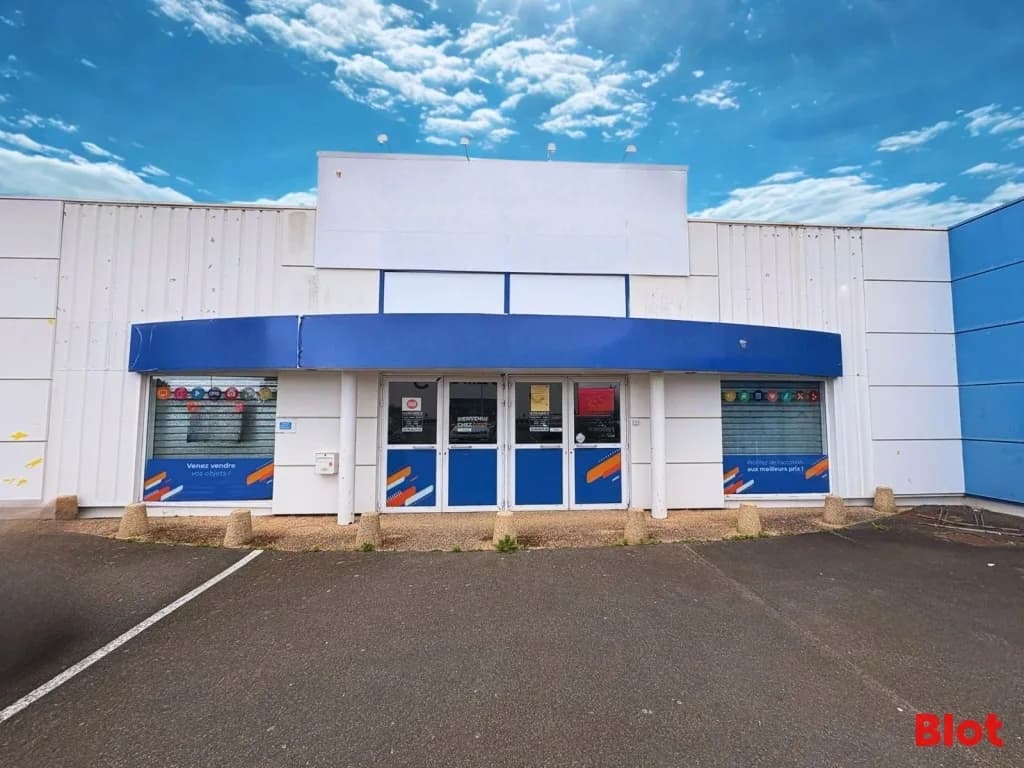 Local commercial · 393 m² · Location — photo 3