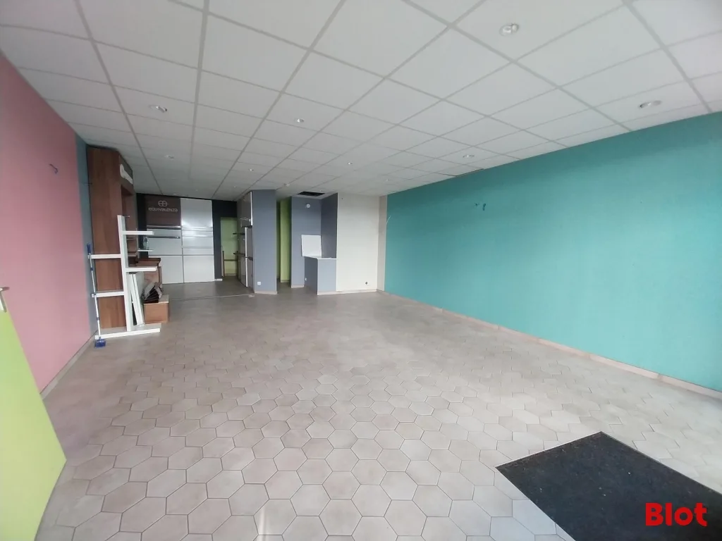 Local commercial · 56 m² · Location — photo 2