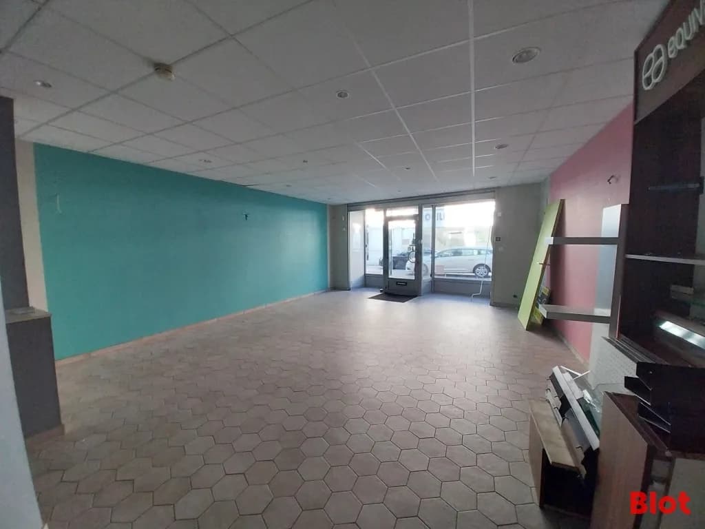 Local commercial · 56 m² · Location — photo 3