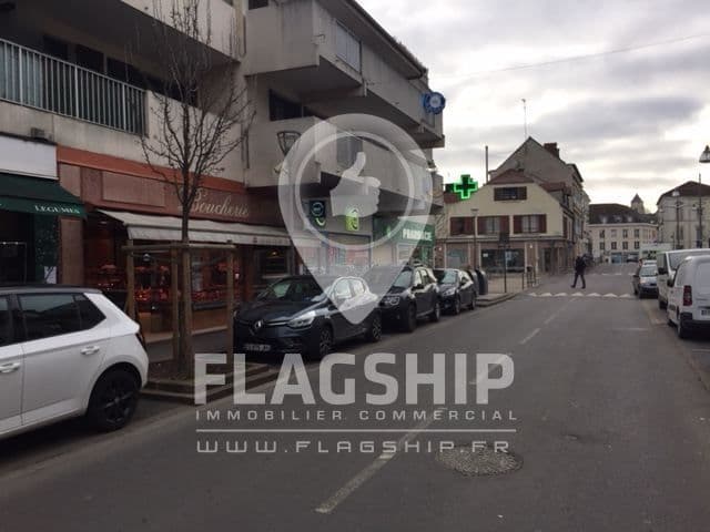 Local commercial · 11 m² · Location — photo 3